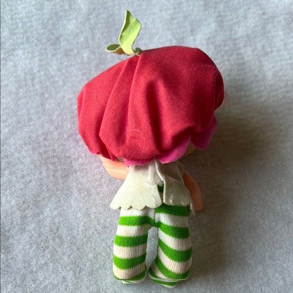 VINTAGE CHERRY CUDDLER & GOOSEBERRY GOOSE 2ND ISSUE‎ KENNER STRAWBERRY SHORTCAKE - Picture 4 of 7